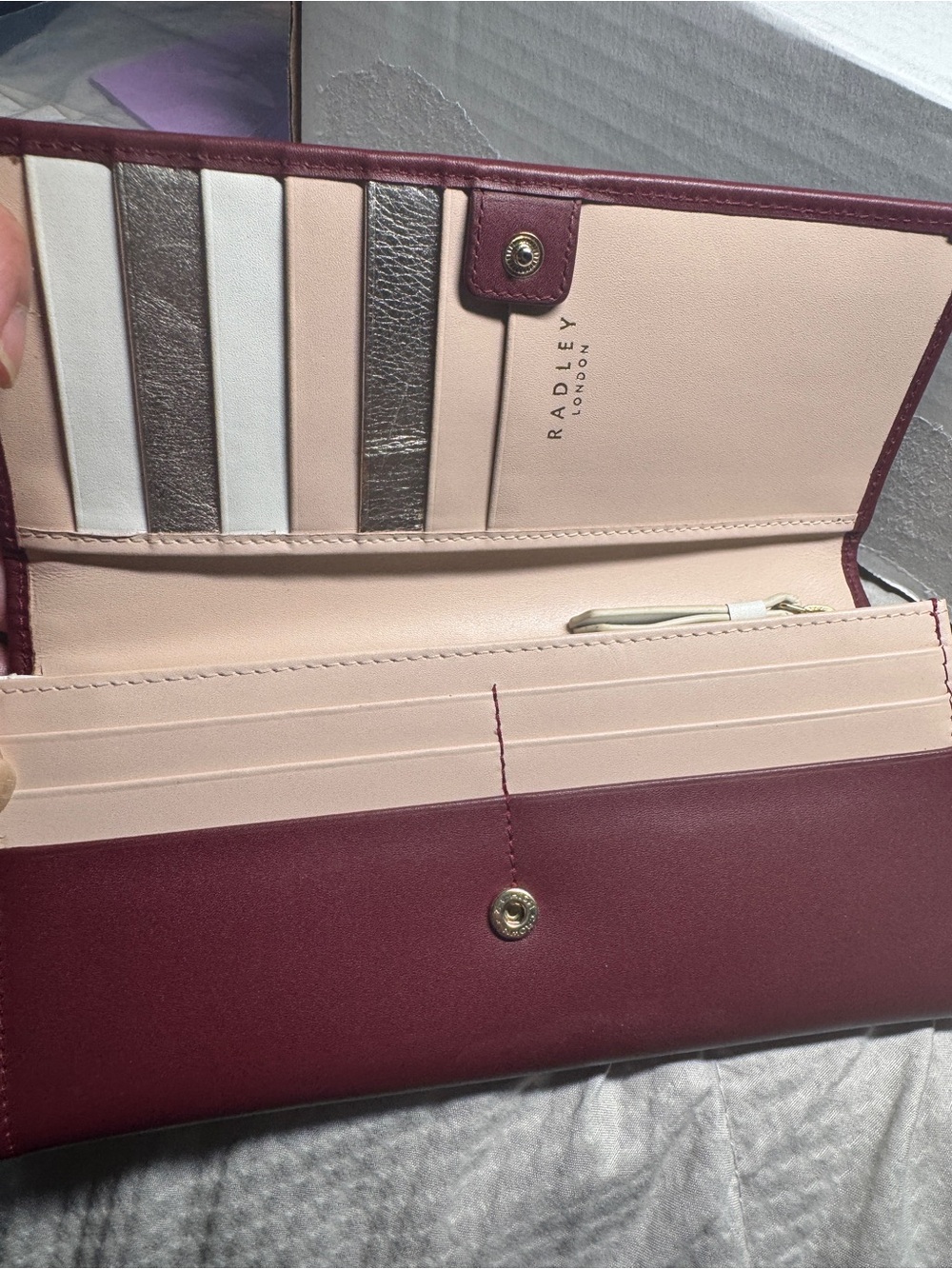 RADLEY LONDON Burgundy Wallet with Gold Umbrella and Cream Dog Scotty - Picture 4 of 8